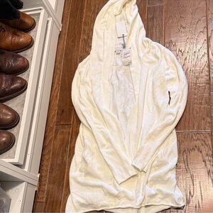 Barefoot dreams Cozy White Hooded Cardigan - NWT size xs